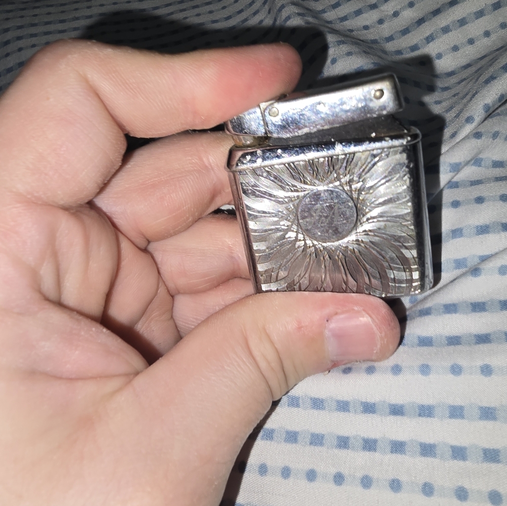 Vintage Table Top Lighter - Picture 6 of 6